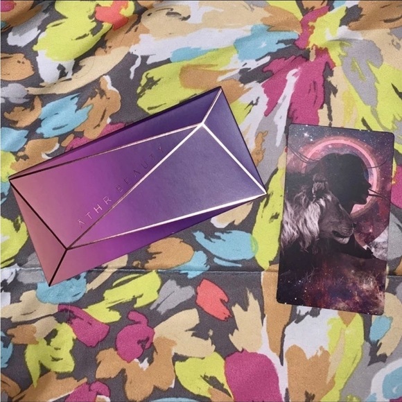 ĀTHR BEAUTY Moonlight Crystal Palette NIB Retail $58 - Picture 7 of 10